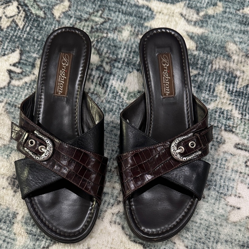 Brighton Women's Black and Dark Brown Sandals